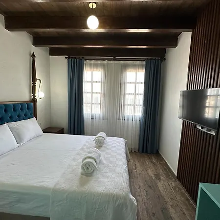 Ilia Hotel
